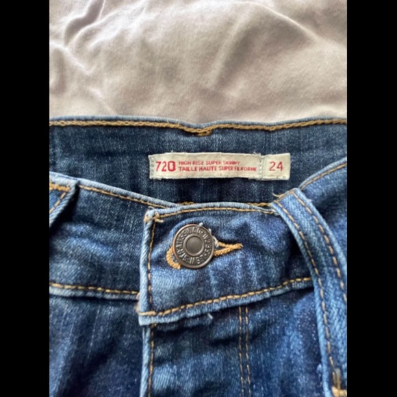 Levi’s High Rise Skinny - Picture 2 of 2